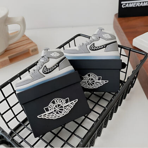 NIKE JORDAN DIOR | מגן לאירפודס דיור